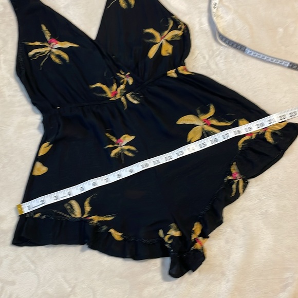 Free People FP Intimately Black Floral Surplice Ruffle Shorts Romper Small - Picture 7 of 9